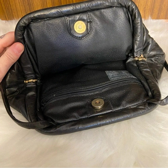 Vintage black women’s crossbody purse 1980’s - Picture 5 of 15